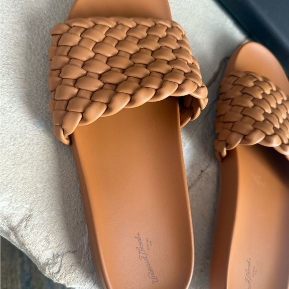 Universal Thread Tan Woven Slide Sandals - Picture 2 of 8